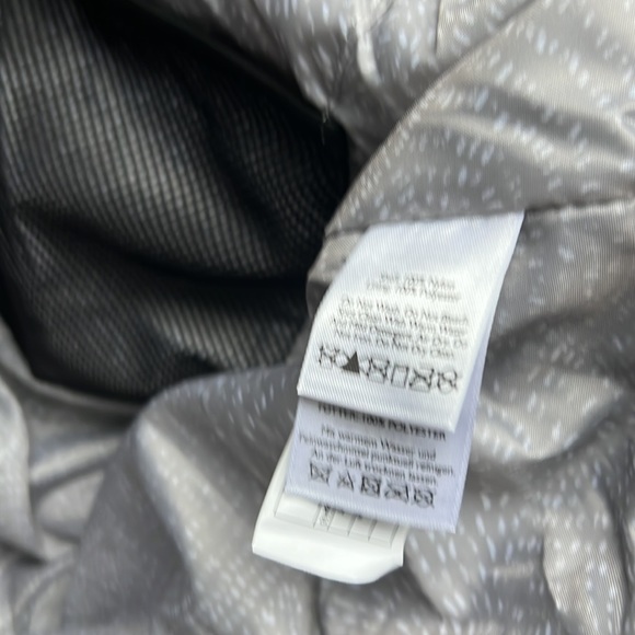 Eddie Bauer Black crossbody Workout Bag NWOT - Picture 5 of 15